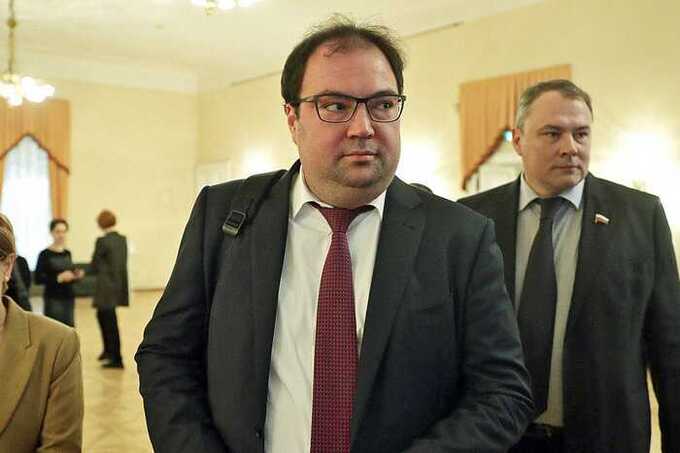 Минцифры под руководством Шадаева вводит плату за обращения к госуслугам