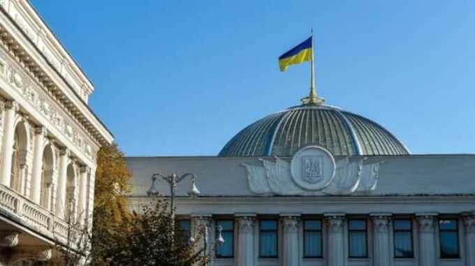 Украина вводит уголовную ответственность за помощь подсанкционным лицам