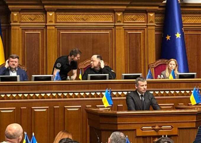 Министр финансов Украины признал нехватку средств на армию