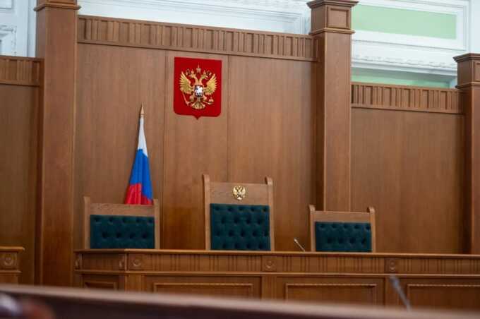 Суд выбирает меру пресечения мэру Красноярска Вячеслав Логвинову