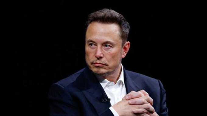 Илон Маск показал, как мысленно управлять роботом с помощью чипа Neuralink