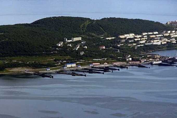Военная база на Камчатке получает повреждения после удара цунами